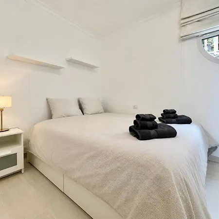 Апартаменты Bellavista Mar Oceanfront Retreat